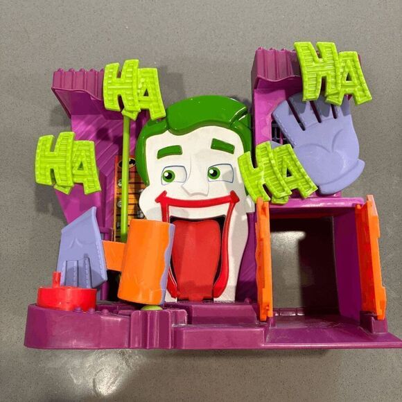 Joker Talking Funhouse Ha Ha Playset DC Batman Fisher Price Imaginext - Picture 1 of 5